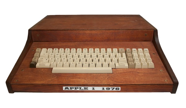 Apple I in einem damals typischen Selbstbaugehäuse