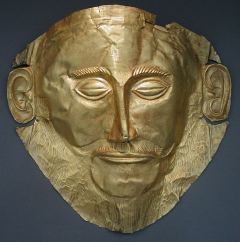 Die berhmte Goldmaske des Agamemnon (ca. 1400 v. Chr.) im Nationalmuseum Athen