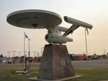 Die Skulptur eines Raumschiffs aus Star Trek in Vulcan, Alberta