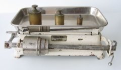Laufgewichtswaage für den Haushalt, um 1935
